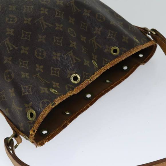 LOUIS VUITTON Monogram Noe Shoulder Bag M42224 LV Auth 73310 - Picture 6 of 16